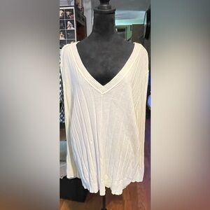 Fashion Bug Women's Size 26/28 White
Lightweight Knit Ribbed V-Neck Sweater